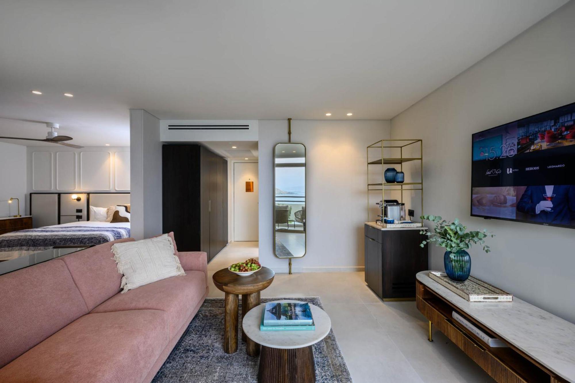 Leonardo Plaza Hotel Tiberias Bagian luar foto