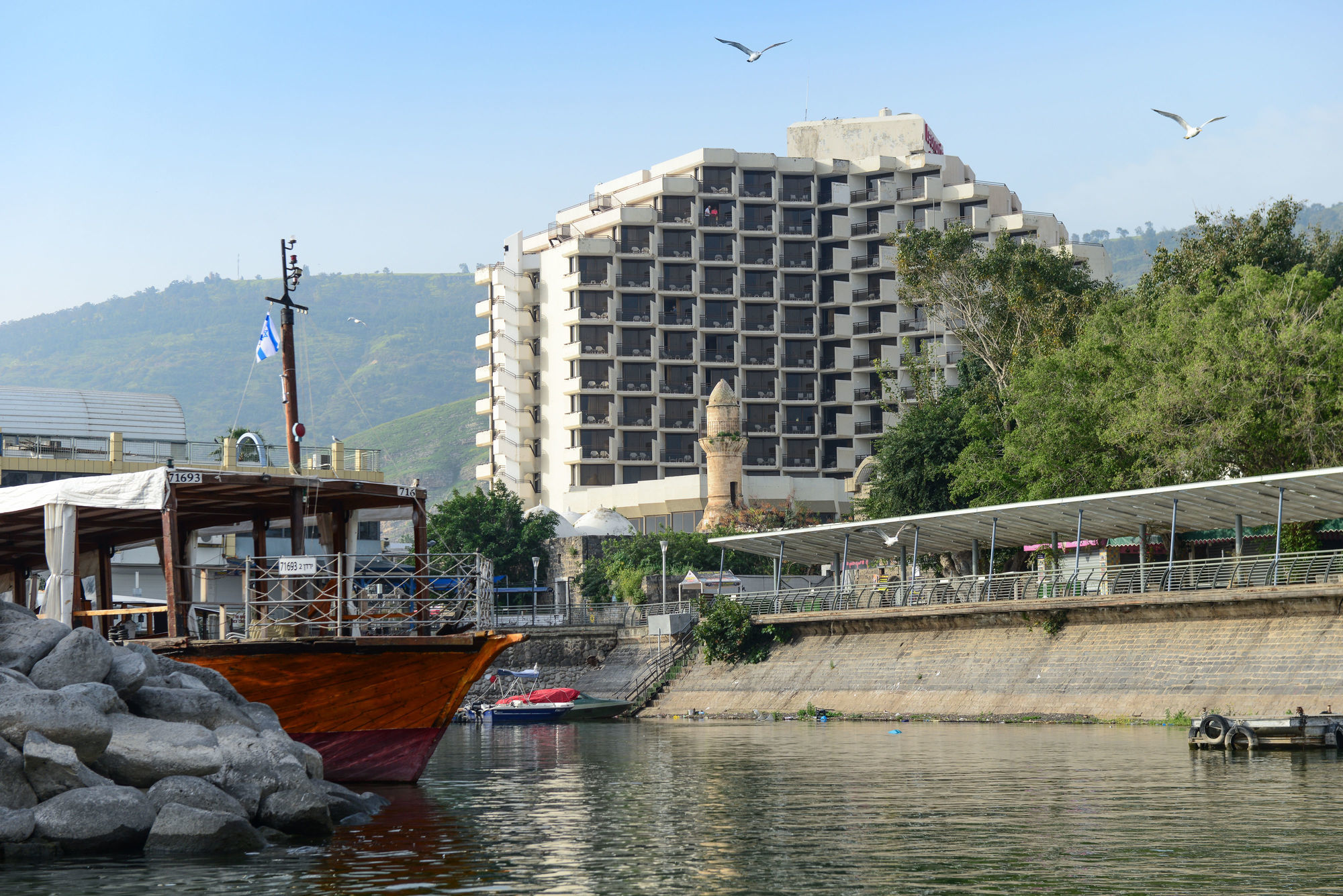 Leonardo Plaza Hotel Tiberias Bagian luar foto